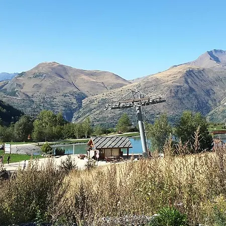 Douillet Aux Deux Alpes Ле-дез-Альп