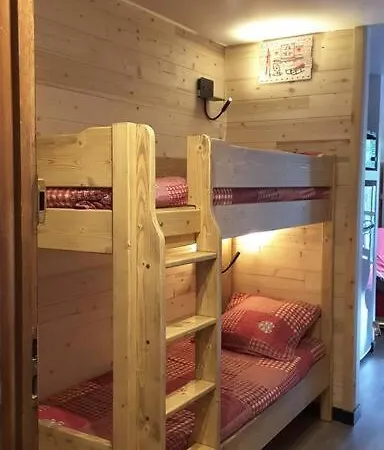 Douillet Aux Deux Alpes Ле-дез-Альп